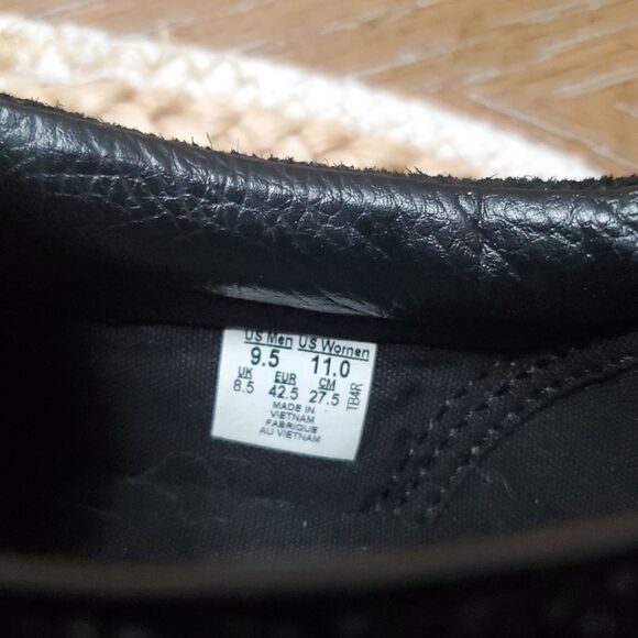 Vans Embossed Black Pebble Snakeskin Unisex Loafers, 11W/9.5M, NWOT - Picture 6 of 9